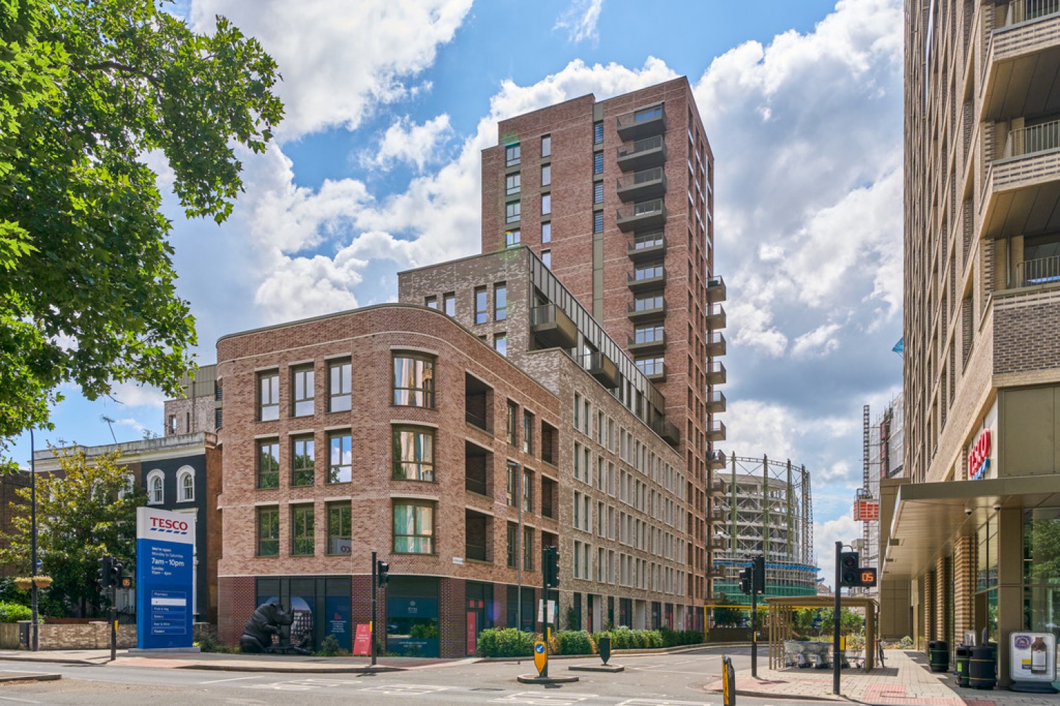 Juniper Gardens, Oval Village