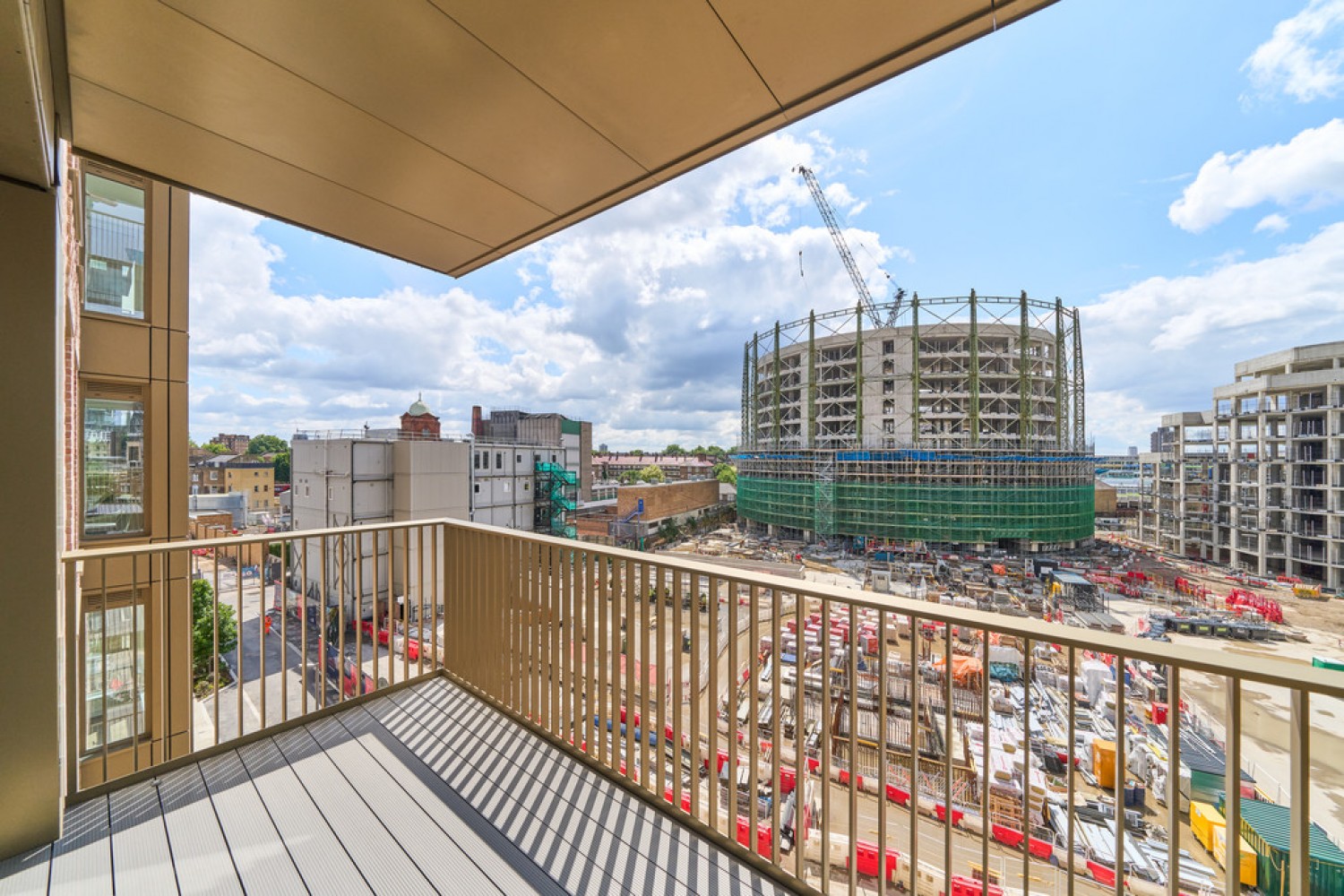 Juniper Gardens, Oval Village