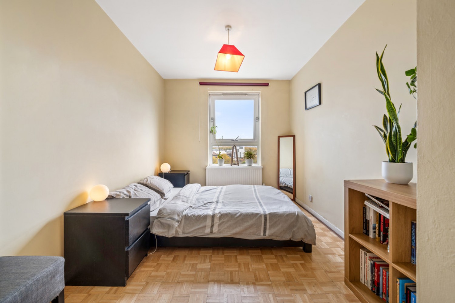 2 bedroom Flat for Sale Battersea Church Road, Wandsworth