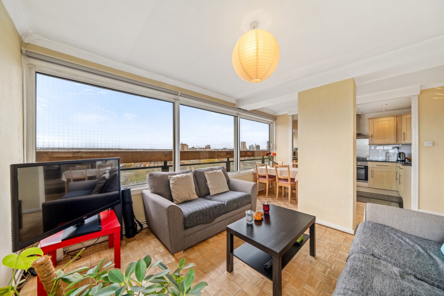 2 bedroom Flat for Sale Battersea Church Road, Wandsworth