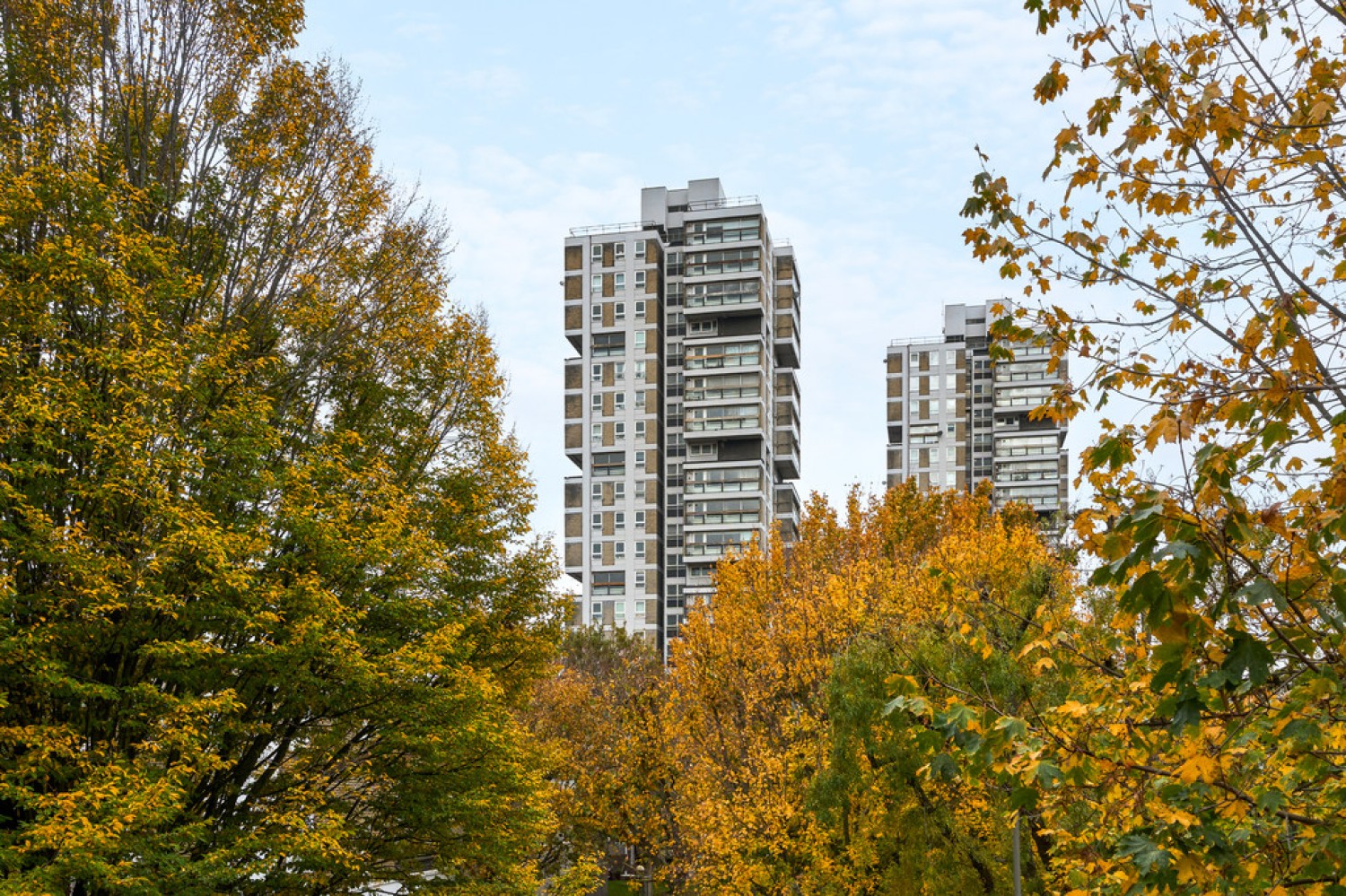 2 bedroom Flat for Sale Battersea Church Road, Wandsworth