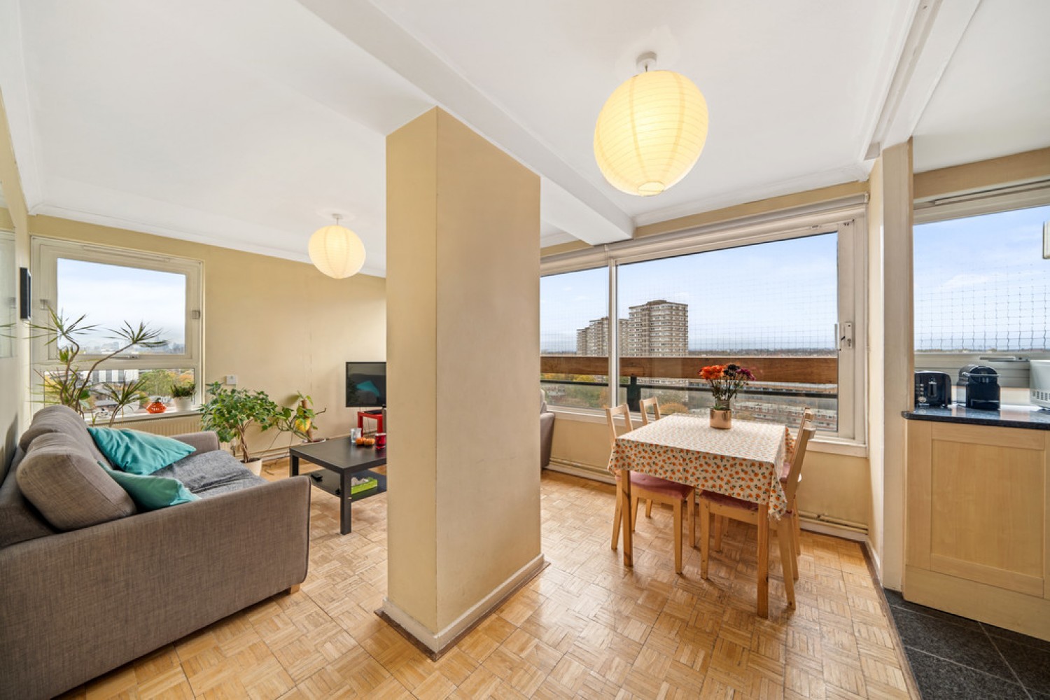 2 bedroom Flat for Sale Battersea Church Road, Wandsworth