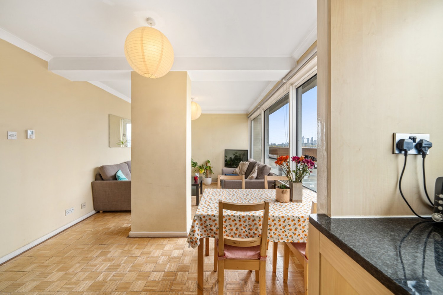 2 bedroom Flat for Sale Battersea Church Road, Wandsworth