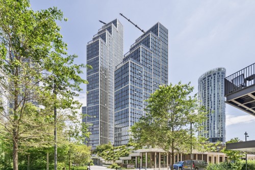 Thames City, Carnation Way