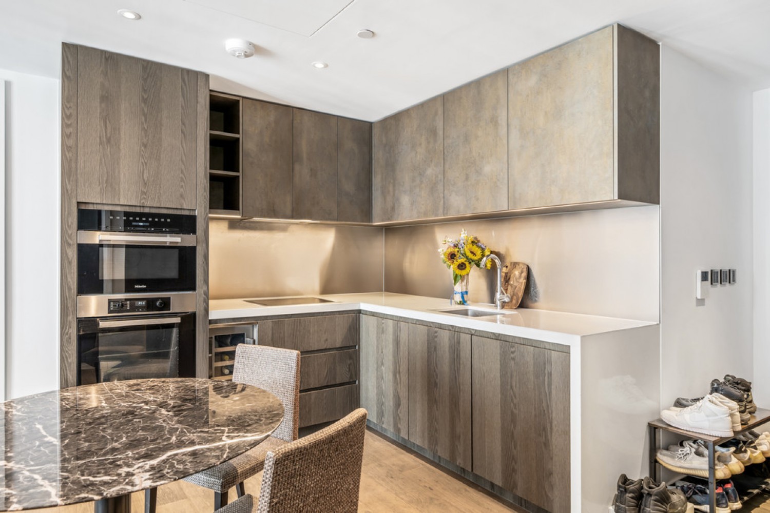 2 bedroom Flat for Letting Thames City, Carnation Way