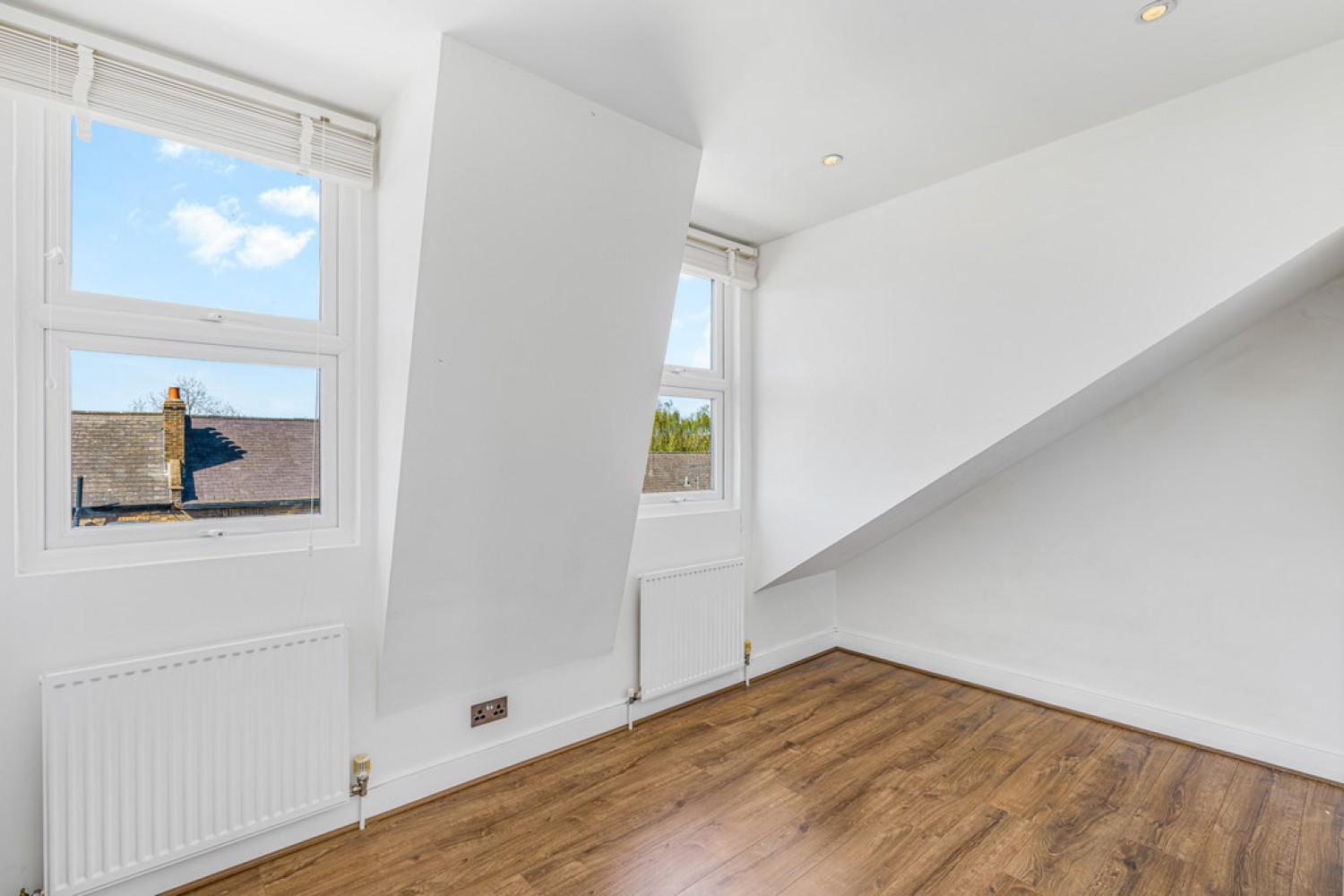 5 bedroom House for Sale Lots Road, Chelsea