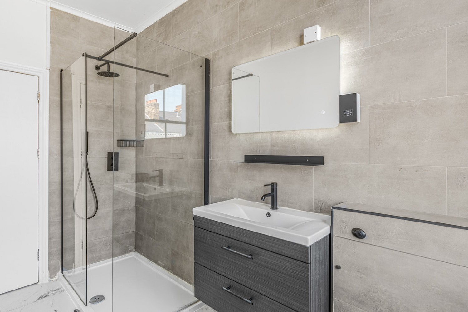 5 bedroom House for Sale Lots Road, Chelsea