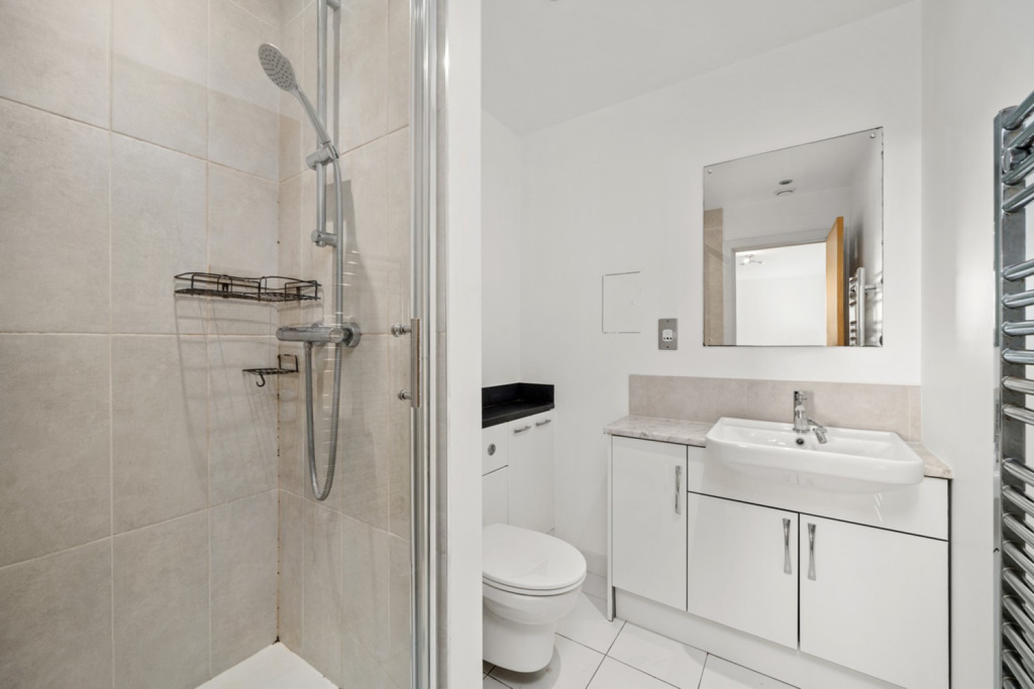 2 bedroom Flat in Argento Tower, Mapleton Road