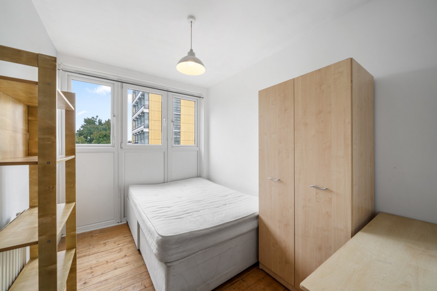 3 bedroom Flat for Sale Searles Close, Battersea
