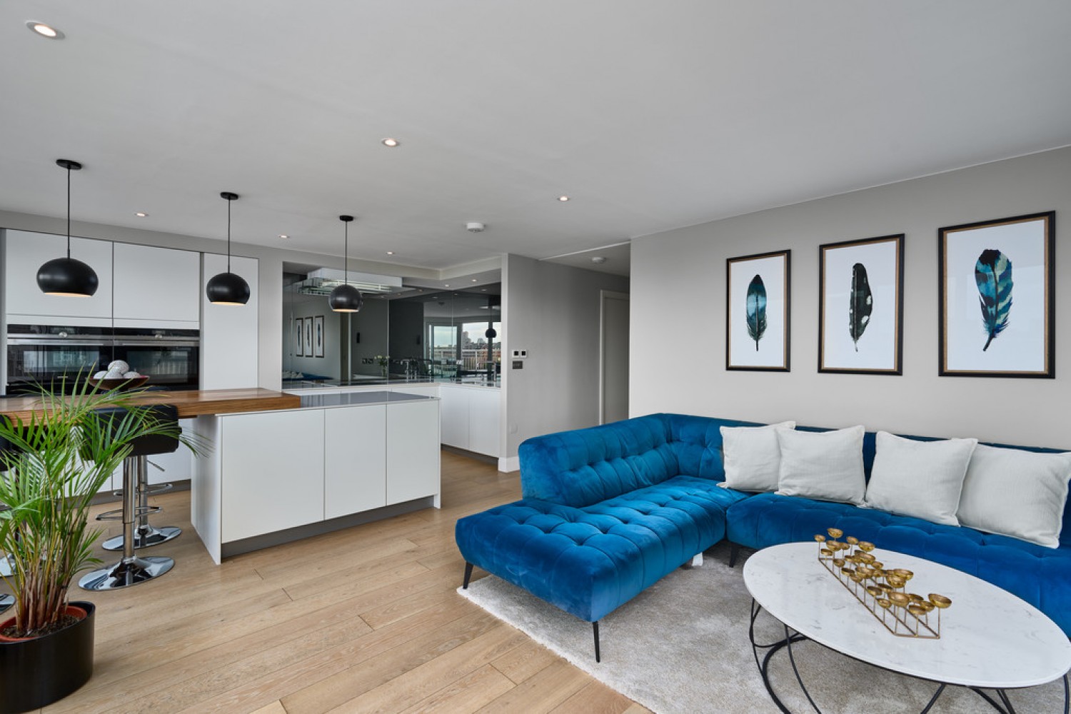 2 bedroom Flat for Sale Lombard Road, Battersea, London