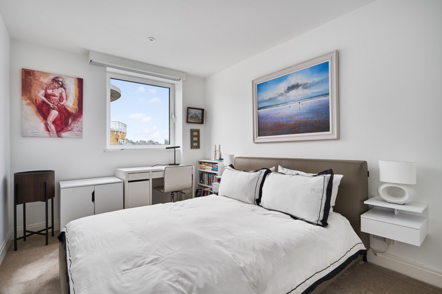 2 bedroom Flat for Sale Lombard Road, Battersea, London