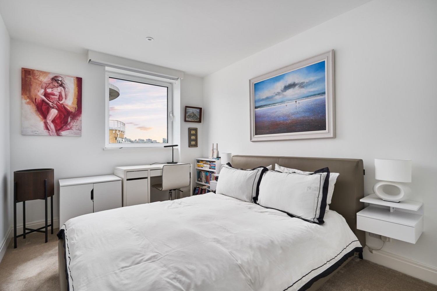 2 bedroom Flat for Sale Lombard Road, Battersea, London