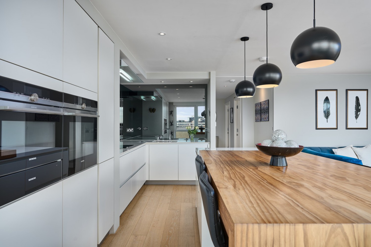 2 bedroom Flat for Sale Lombard Road, Battersea, London