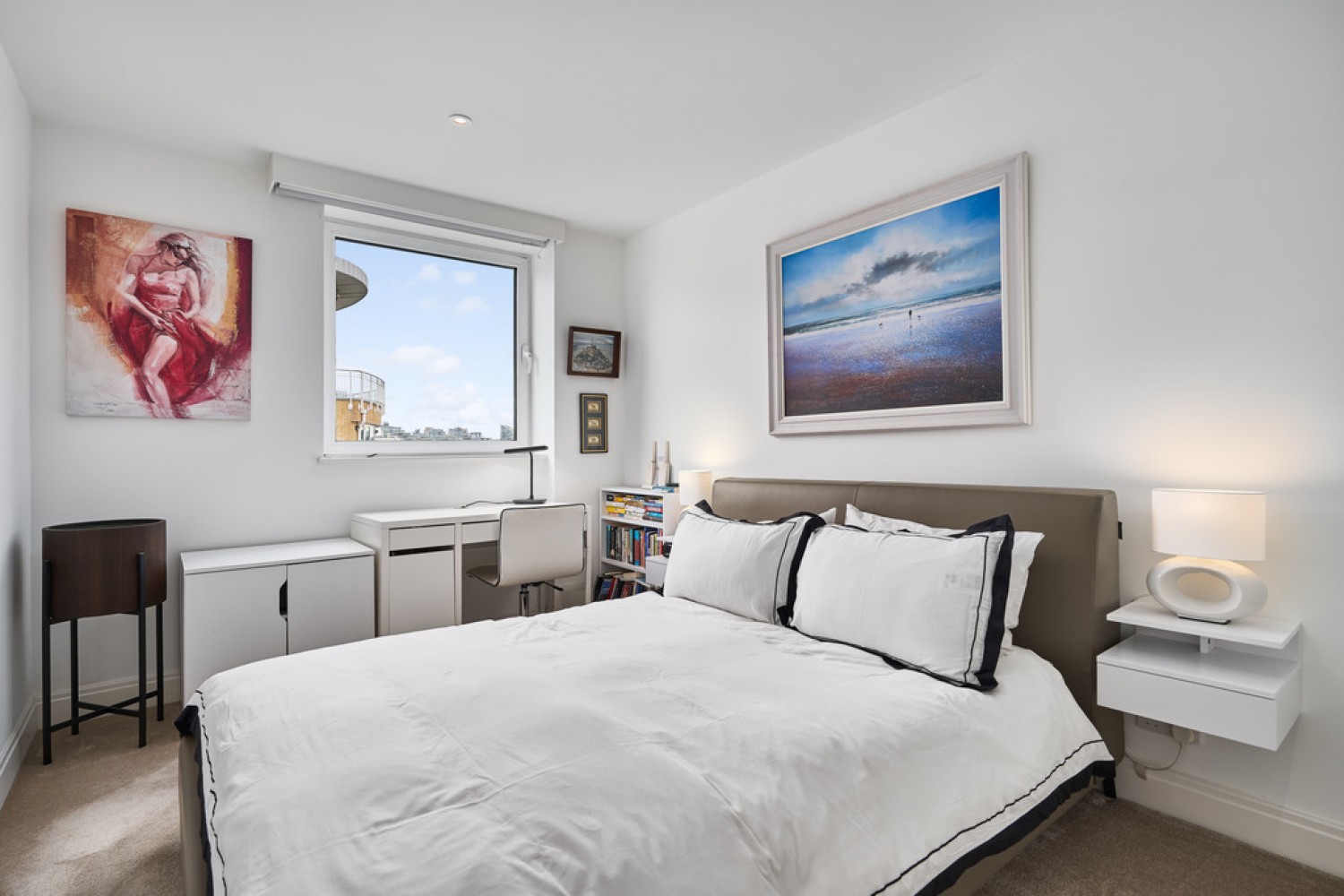 2 bedroom Flat for Sale Lombard Road, Battersea, London