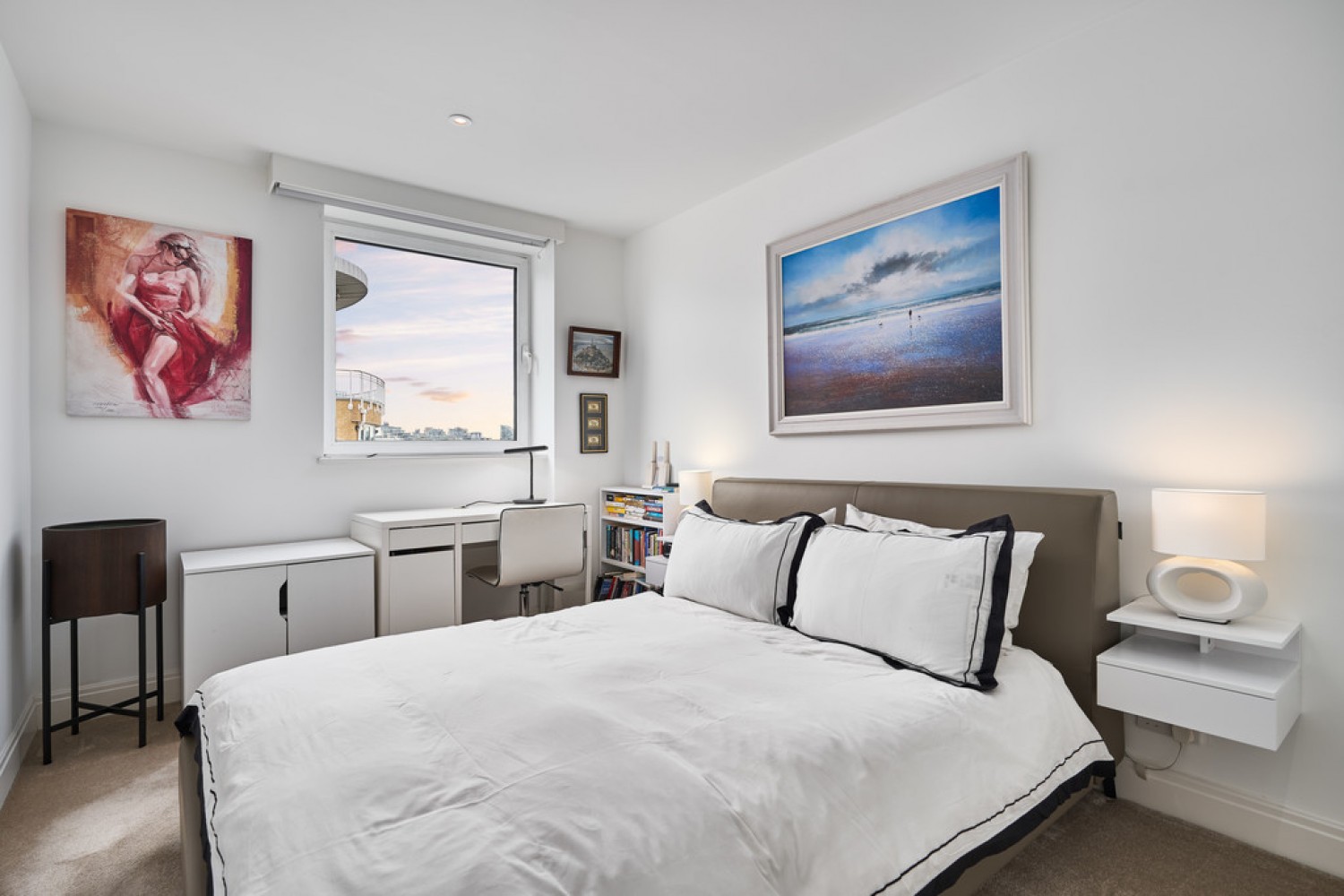 2 bedroom Flat for Sale Lombard Road, Battersea, London