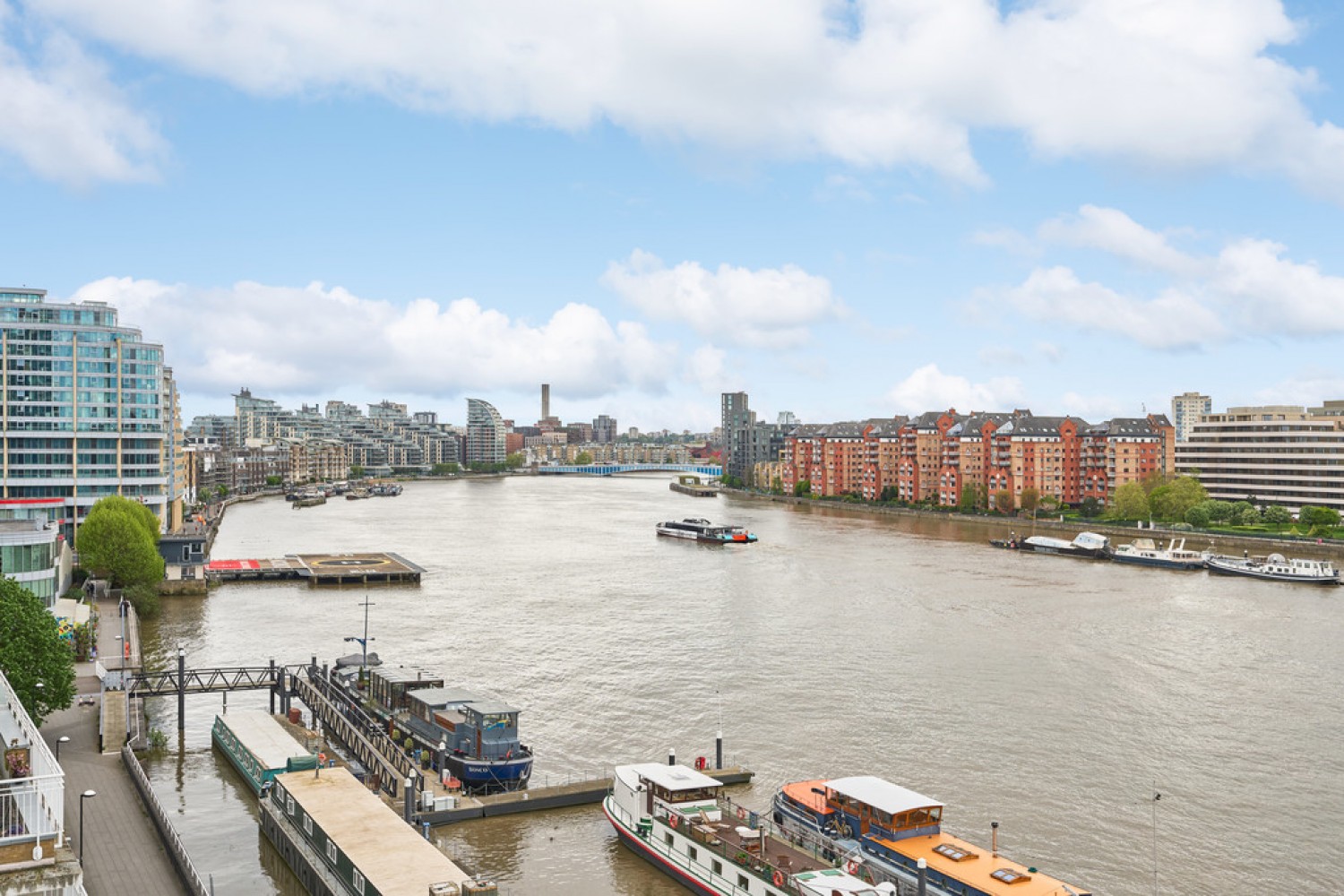 2 bedroom Flat for Sale Lombard Road, Battersea, London