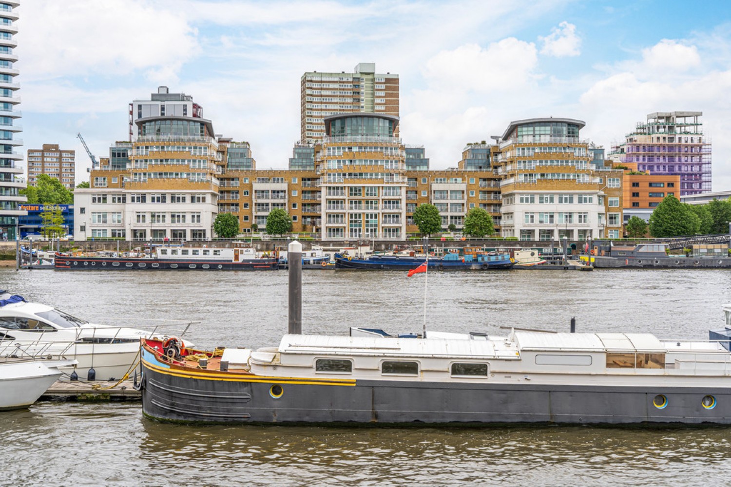 2 bedroom Flat for Sale Lombard Road, Battersea, London