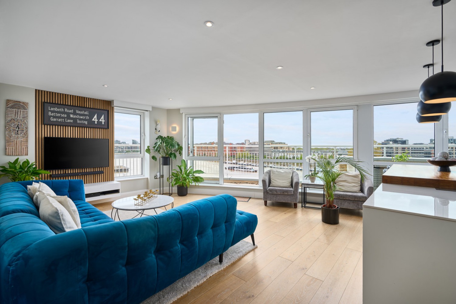 2 bedroom Flat for Sale Lombard Road, Battersea, London