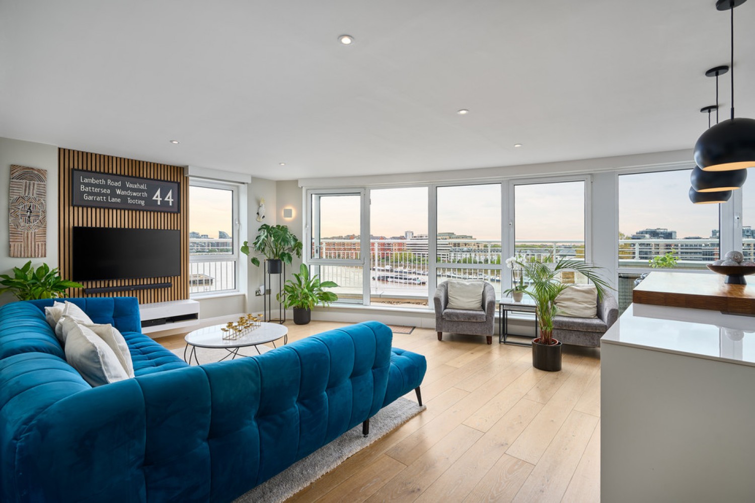 2 bedroom Flat for Sale Lombard Road, Battersea, London