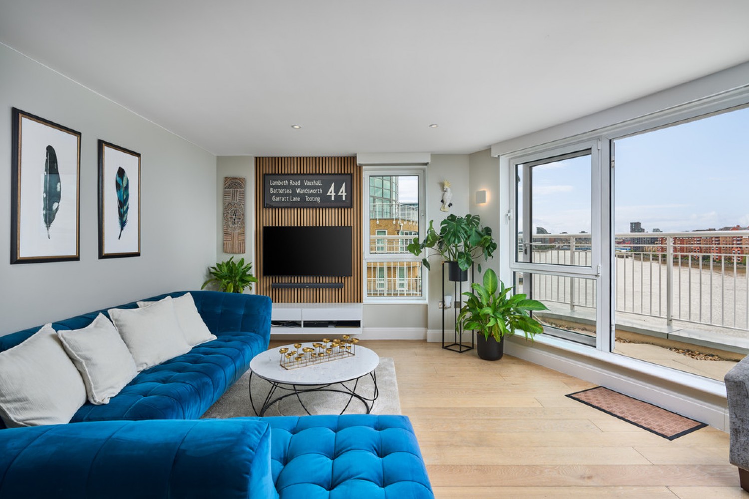 2 bedroom Flat for Sale Lombard Road, Battersea, London