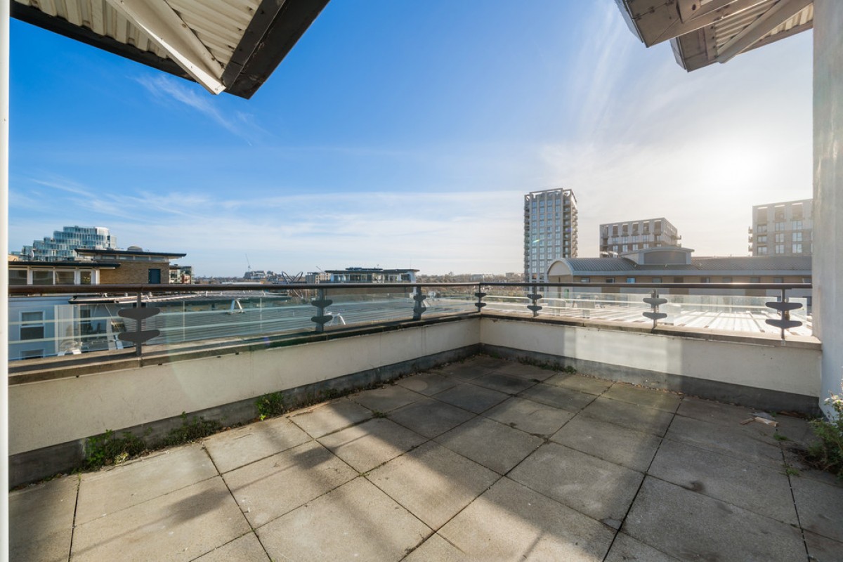 Smugglers Way, Riverside West, Wandsworth