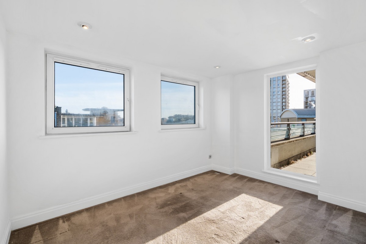 Smugglers Way, Riverside West, Wandsworth