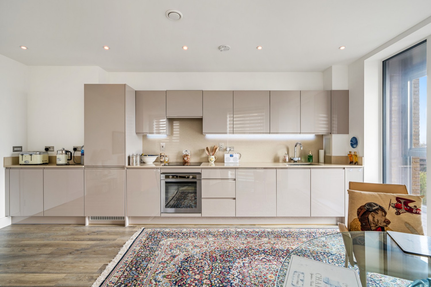 2 bedroom Flat for Sale York Road, Battersea