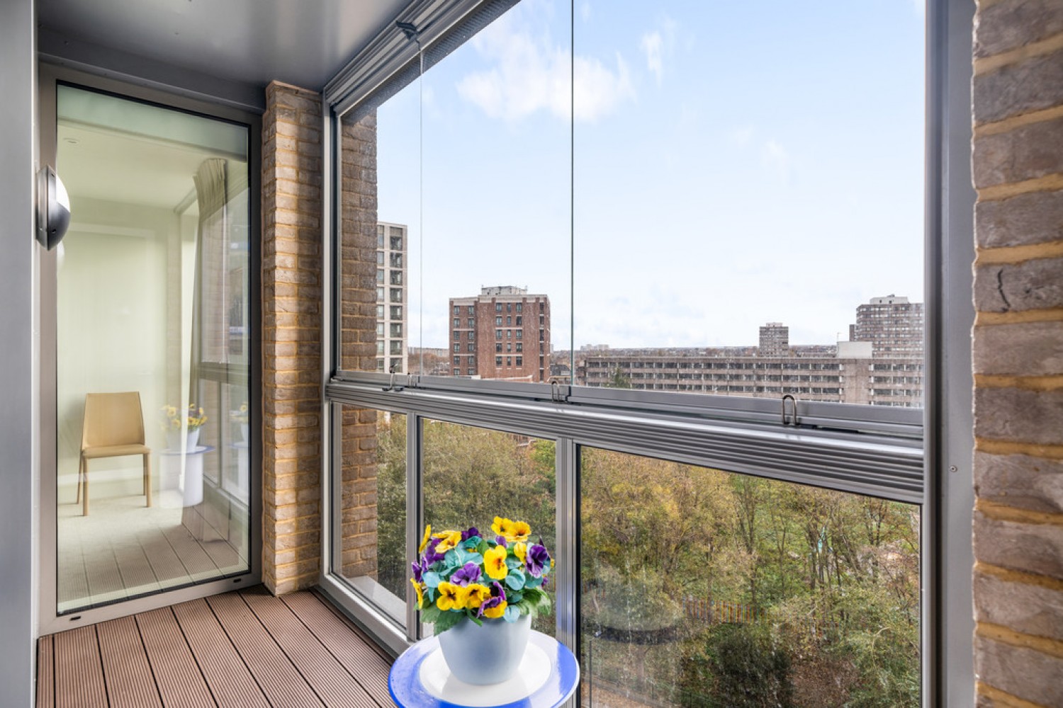 2 bedroom Flat for Sale York Road, Battersea