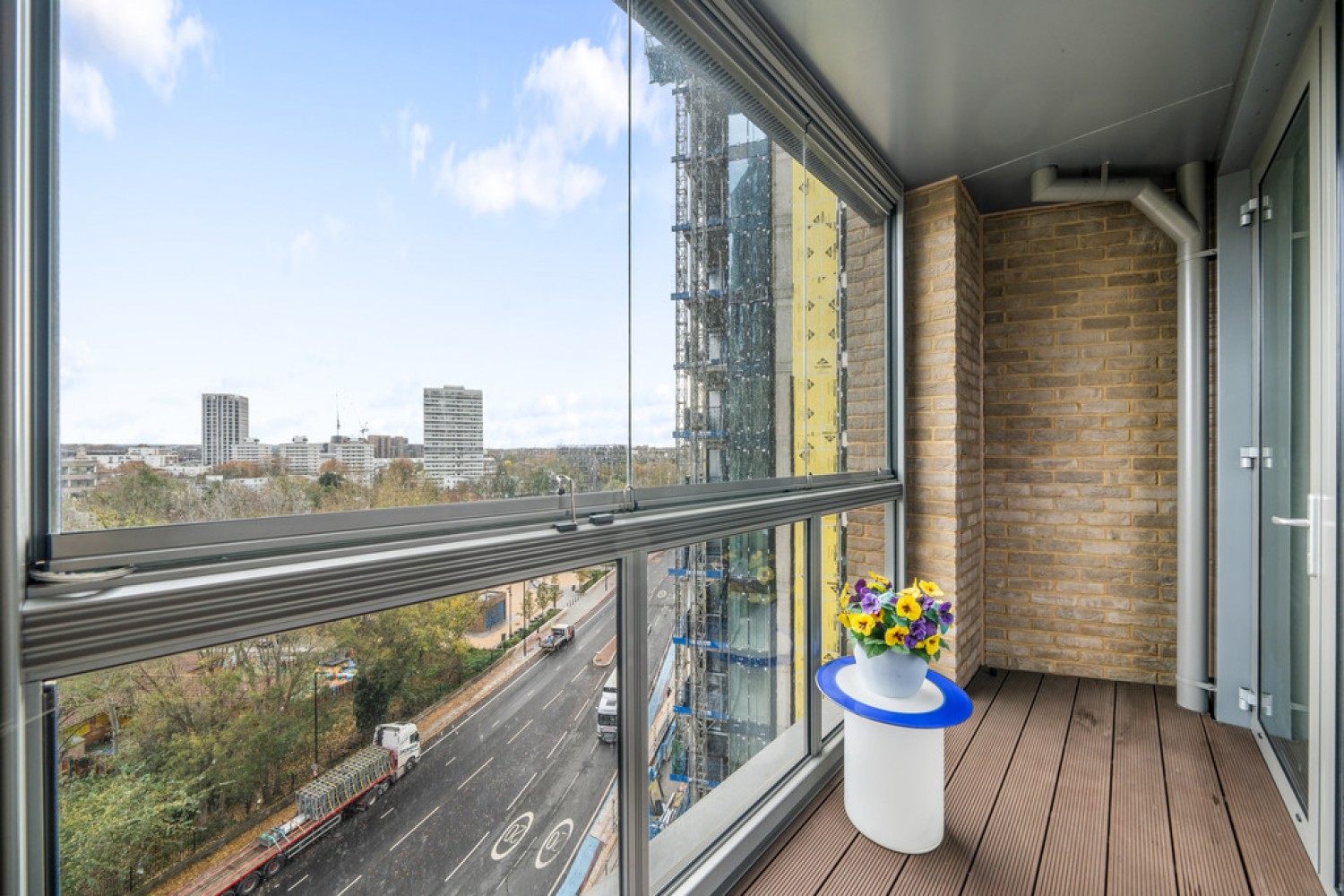 2 bedroom Flat for Sale York Road, Battersea