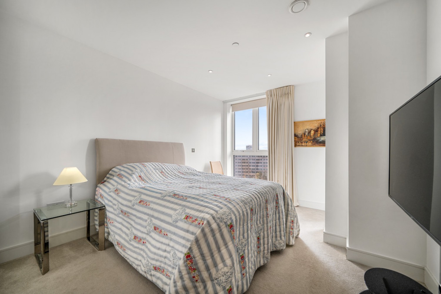 2 bedroom Flat for Sale York Road, Battersea
