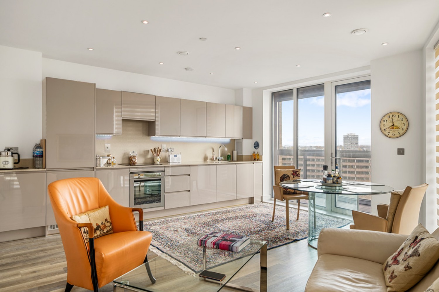 2 bedroom Flat for Sale York Road, Battersea