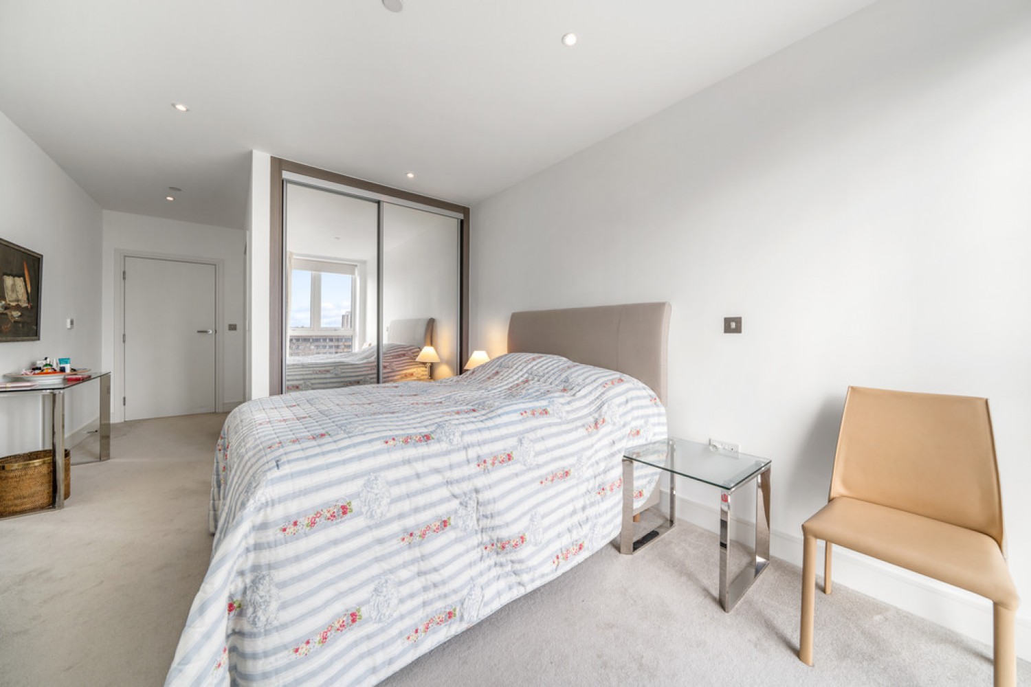 2 bedroom Flat for Sale York Road, Battersea