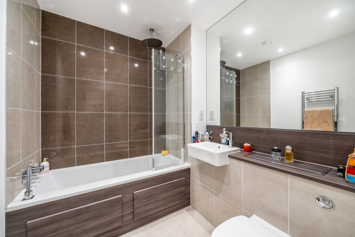 2 bedroom Flat for Sale York Road, Battersea