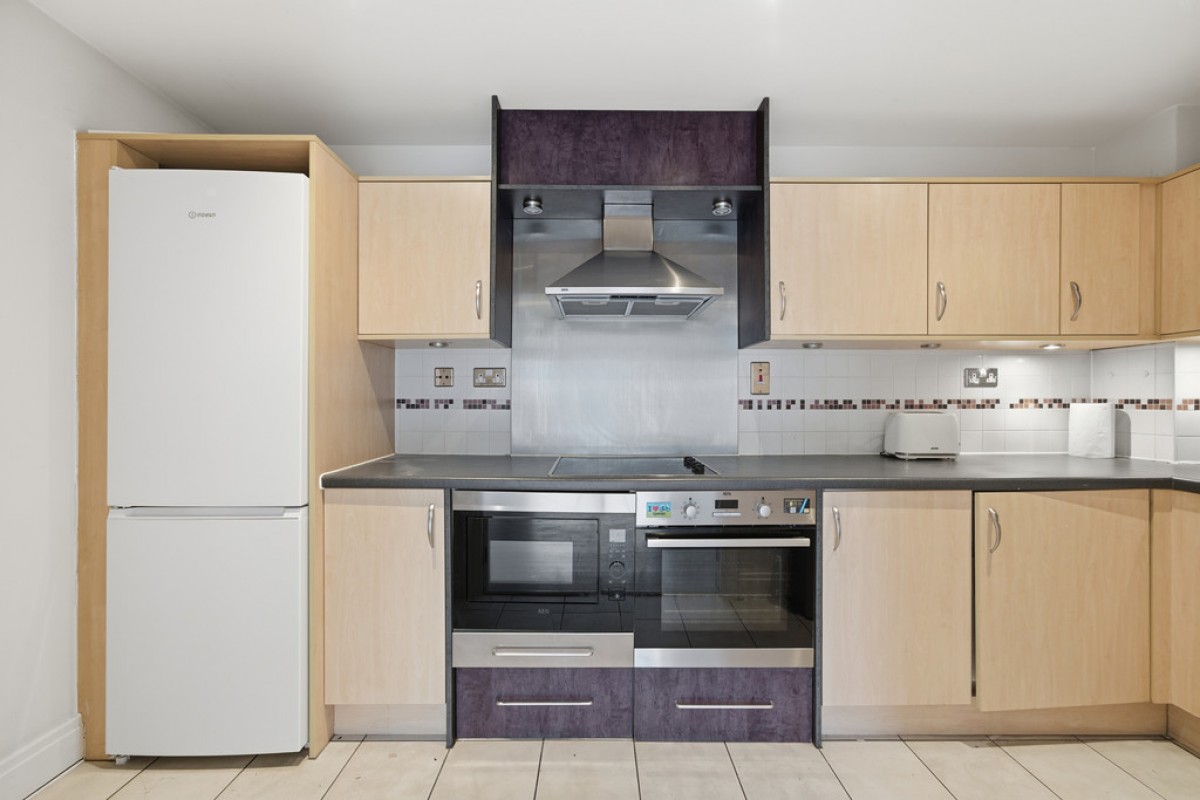 Riverside West, Smugglers Way