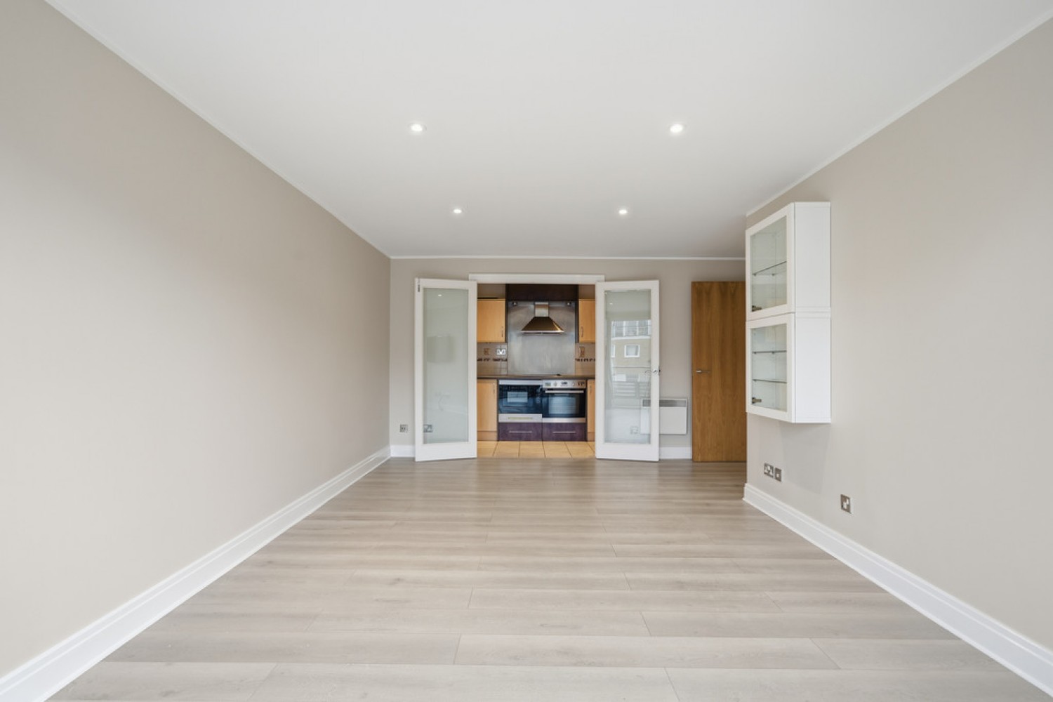 Riverside West, Smugglers Way