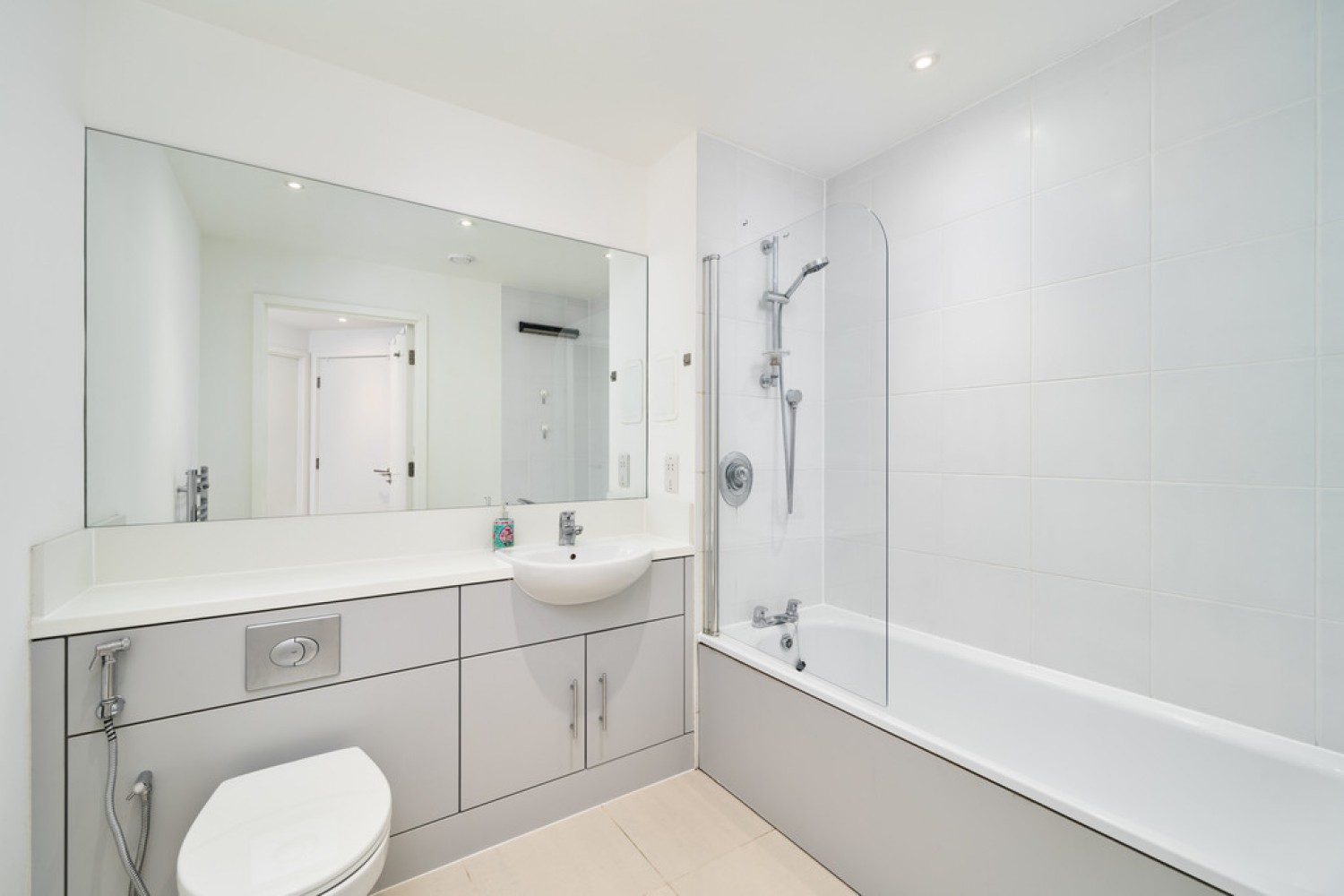 Trafalgar House, Battersea Reach