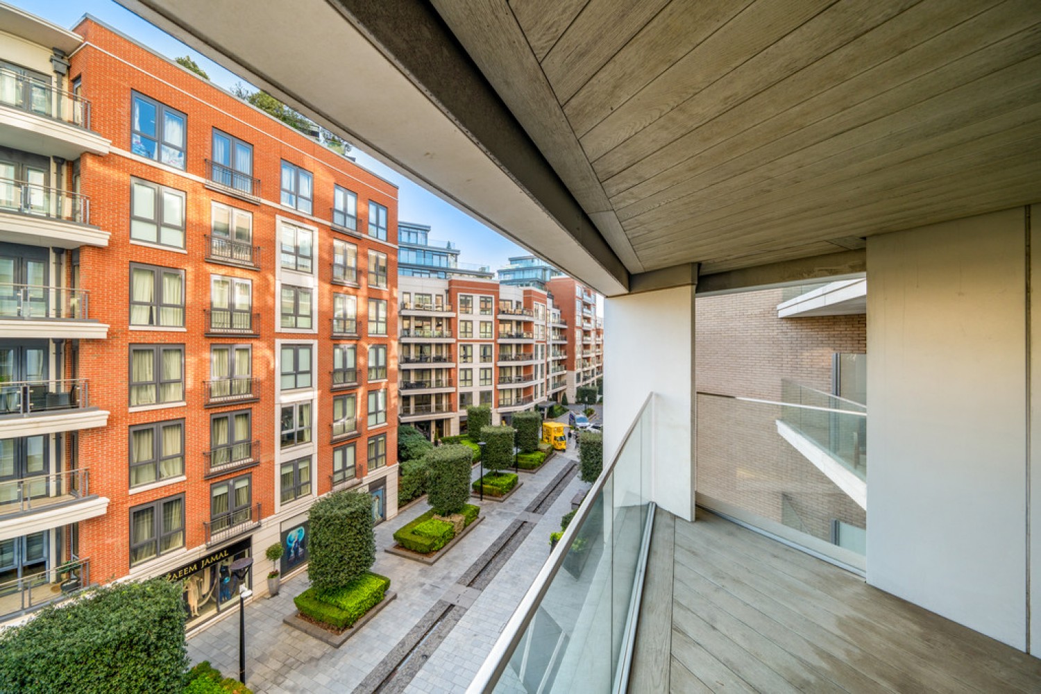 2 bedroom Flat in Park Street, Chelsea, London