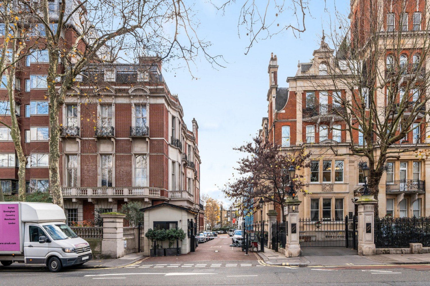 3 bedroom Flat in Rutland Court, Knightsbridge