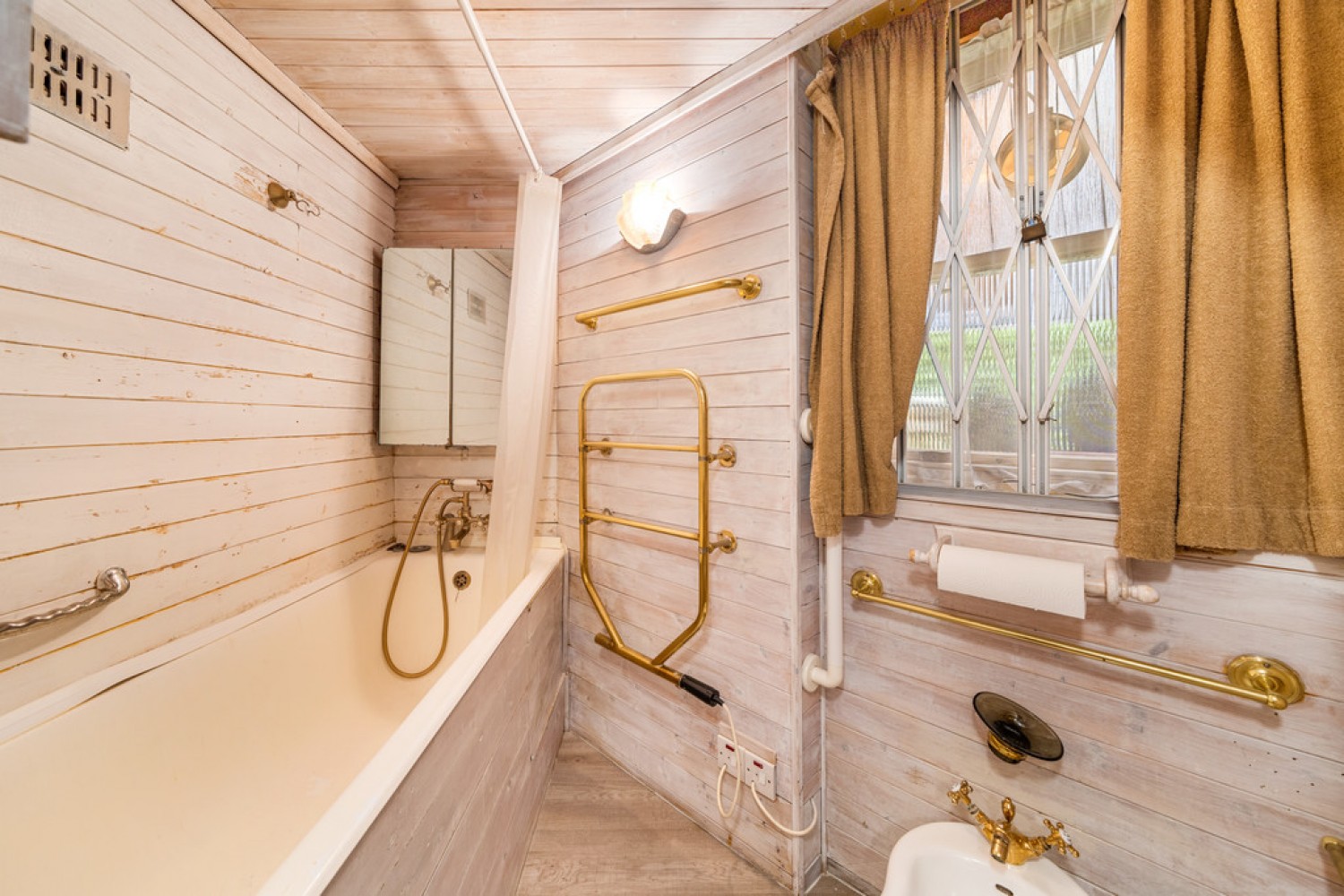 3 bedroom Flat in Rutland Court, Knightsbridge