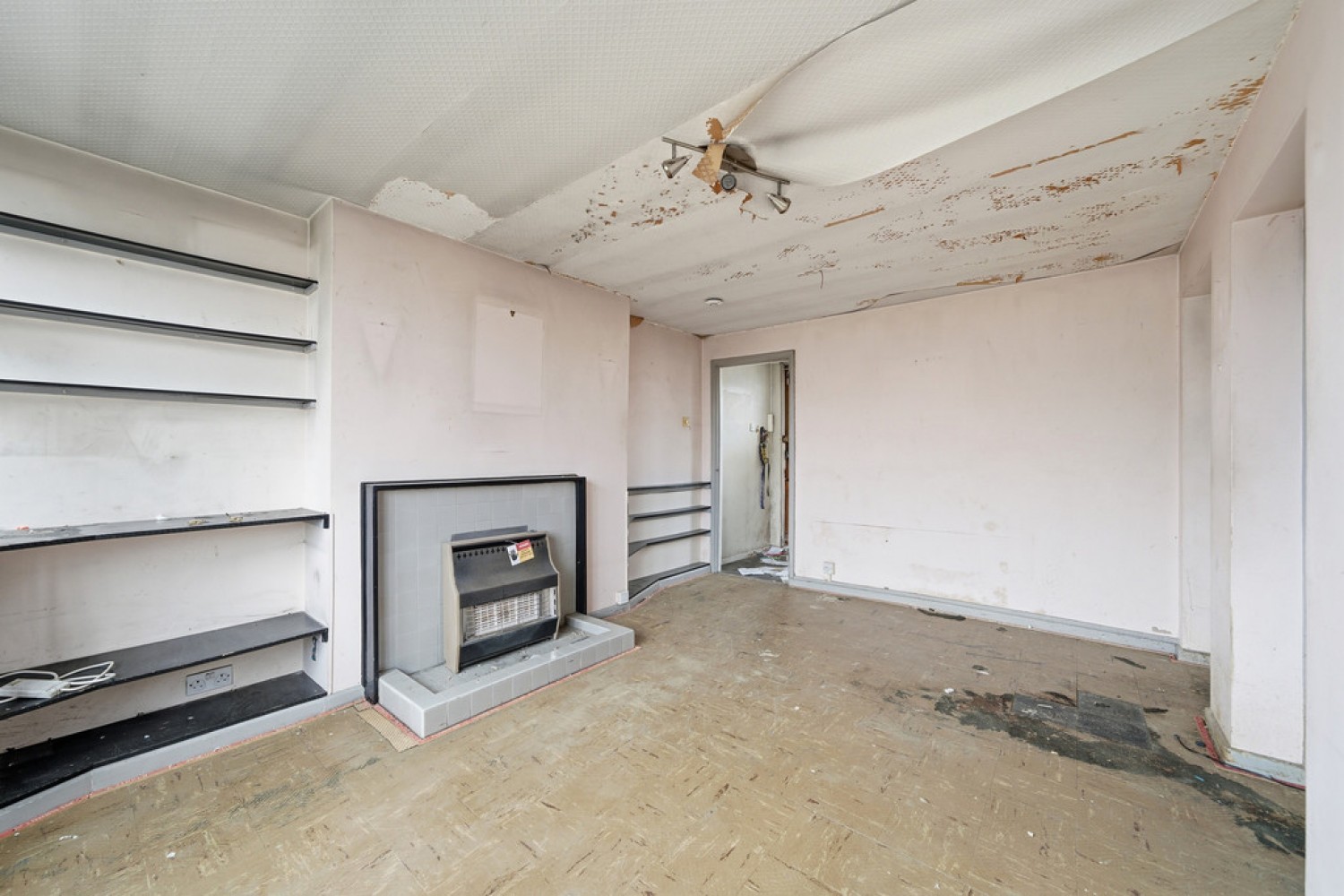 1 bedroom Flat in Burns Road, Battersea, Wandsworth