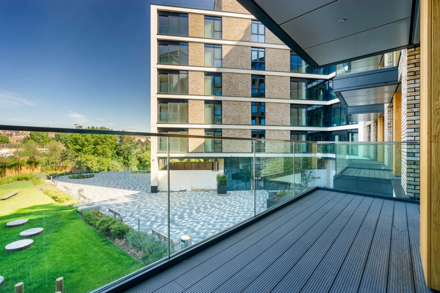 3 bedroom Flat for Sale Harbour Avenue, Chelsea