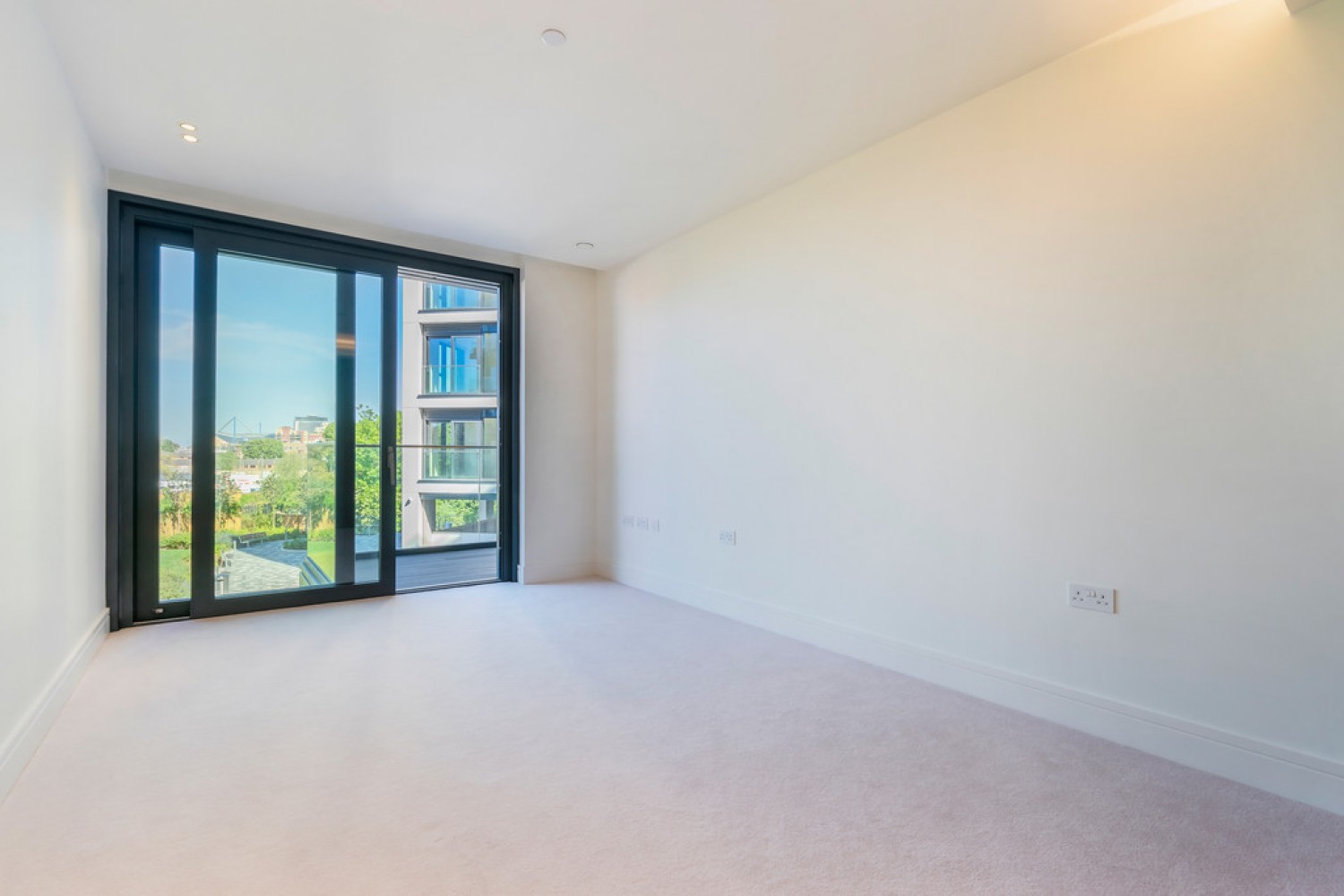 3 bedroom Flat for Sale Harbour Avenue, Chelsea