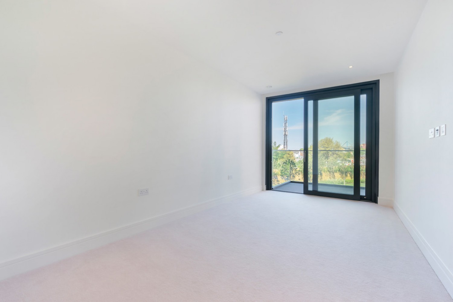 3 bedroom Flat for Sale Harbour Avenue, Chelsea