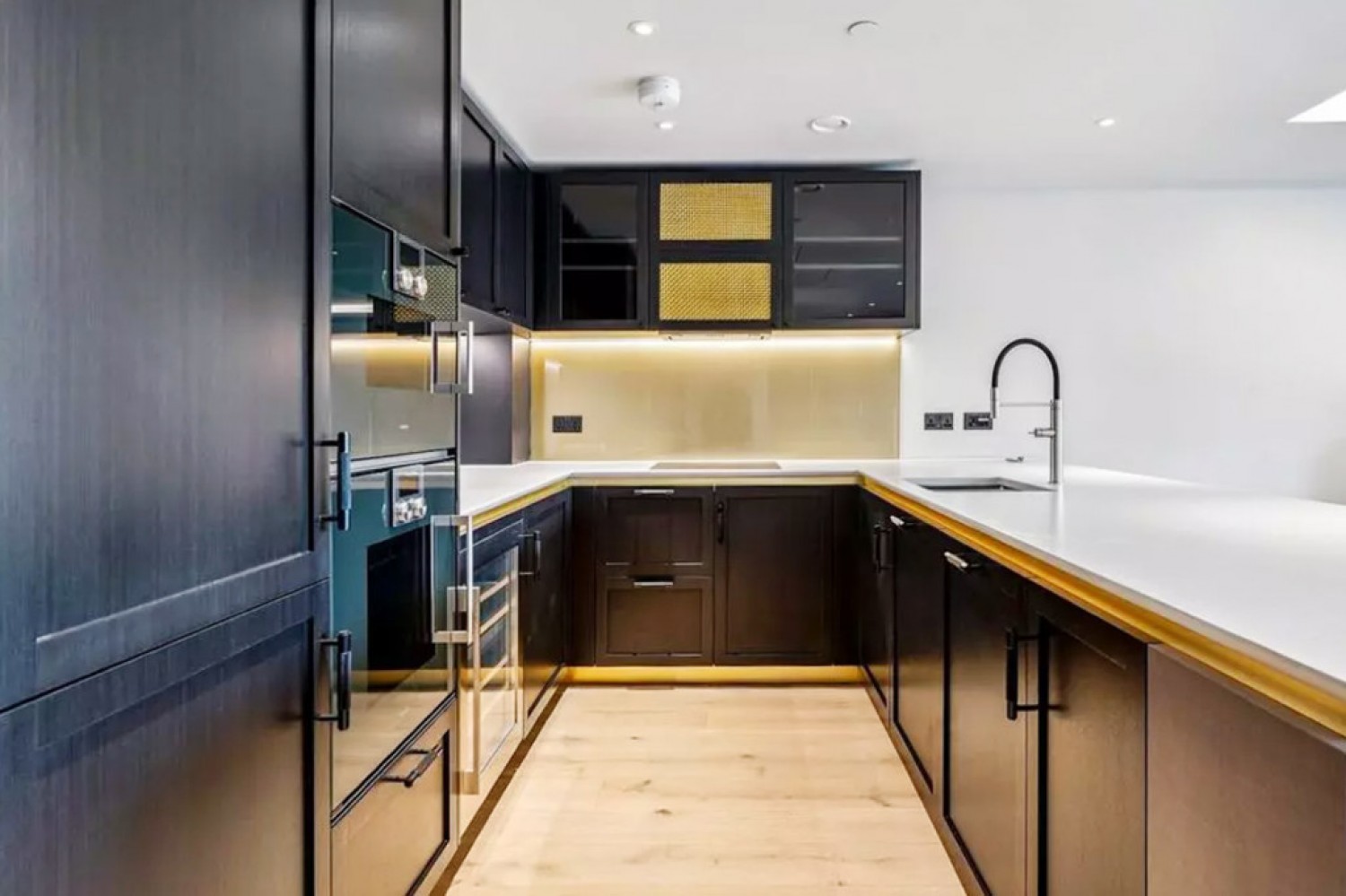 4 bedroom Flat for Letting The Powerhouse, Lots Road