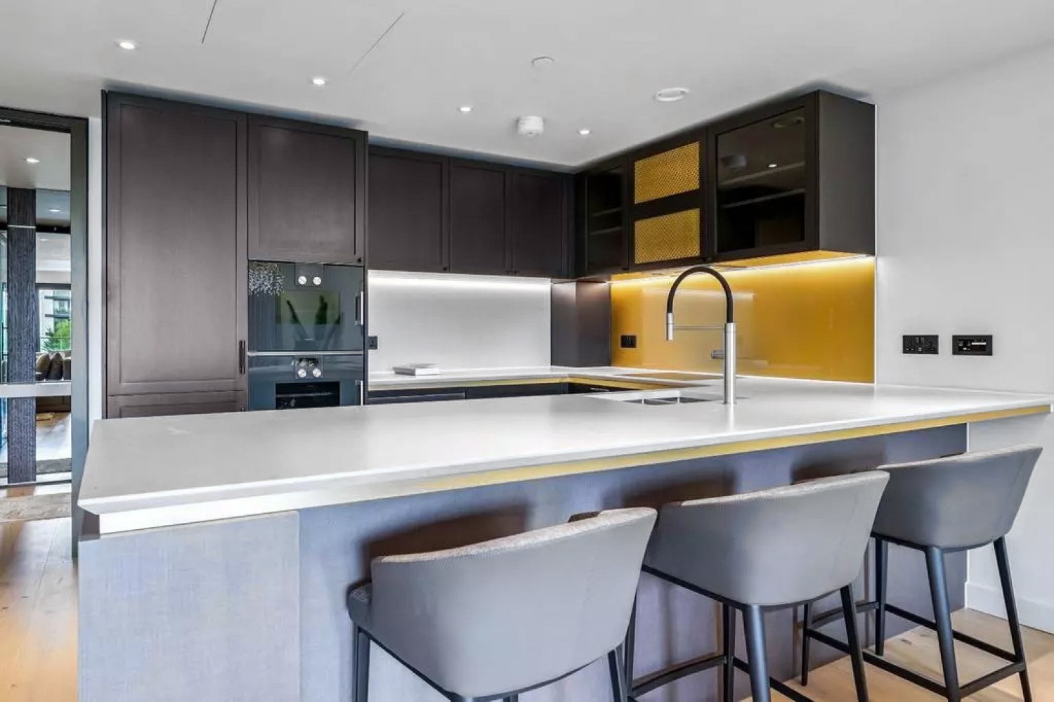 4 bedroom Flat for Letting The Powerhouse, Lots Road