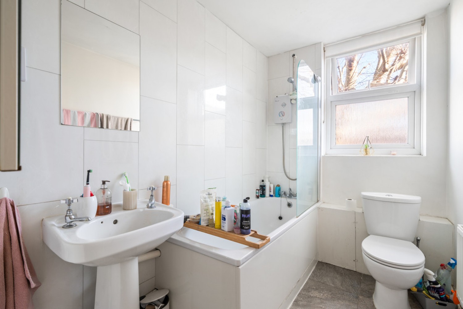 4 bedroom Flat in Falcon Grove, Battersea