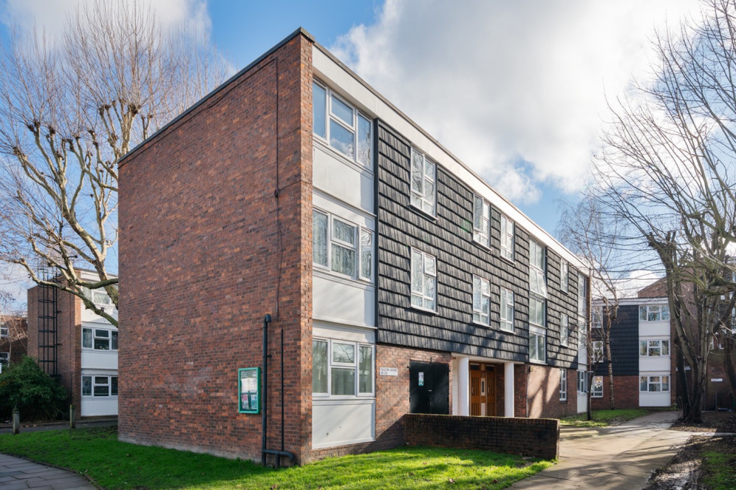 4 bedroom Flat in Falcon Grove, Battersea