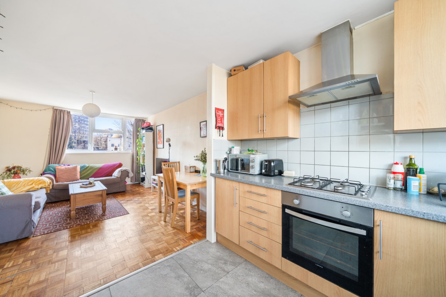 4 bedroom Flat in Falcon Grove, Battersea