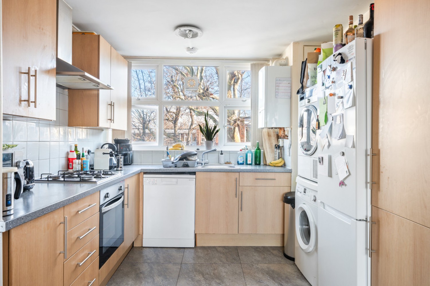 4 bedroom Flat in Falcon Grove, Battersea