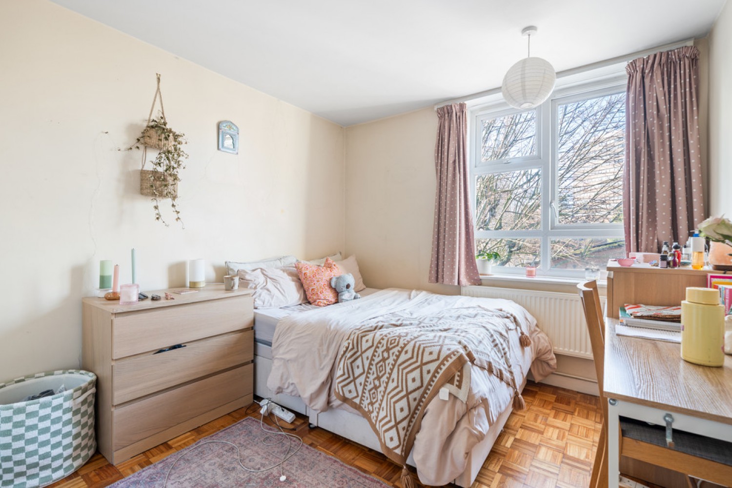 4 bedroom Flat in Falcon Grove, Battersea